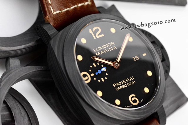 沛納海複刻男士腕表 PAMERA VS碳纖維男表 PAM661  gjs1896